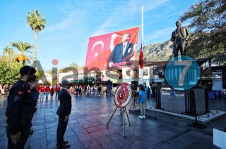 Atatürk vefatının 83’üncü yıl dönümünde Kaş’ta anıldı..