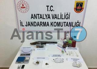 Antalya’da uyuşturucu operasyonunda 2 şüpheli gözaltına alındı..